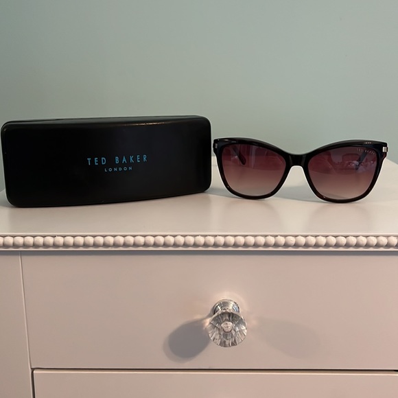 Ted Baker London Cat Eye Sunglasses - Picture 3 of 3